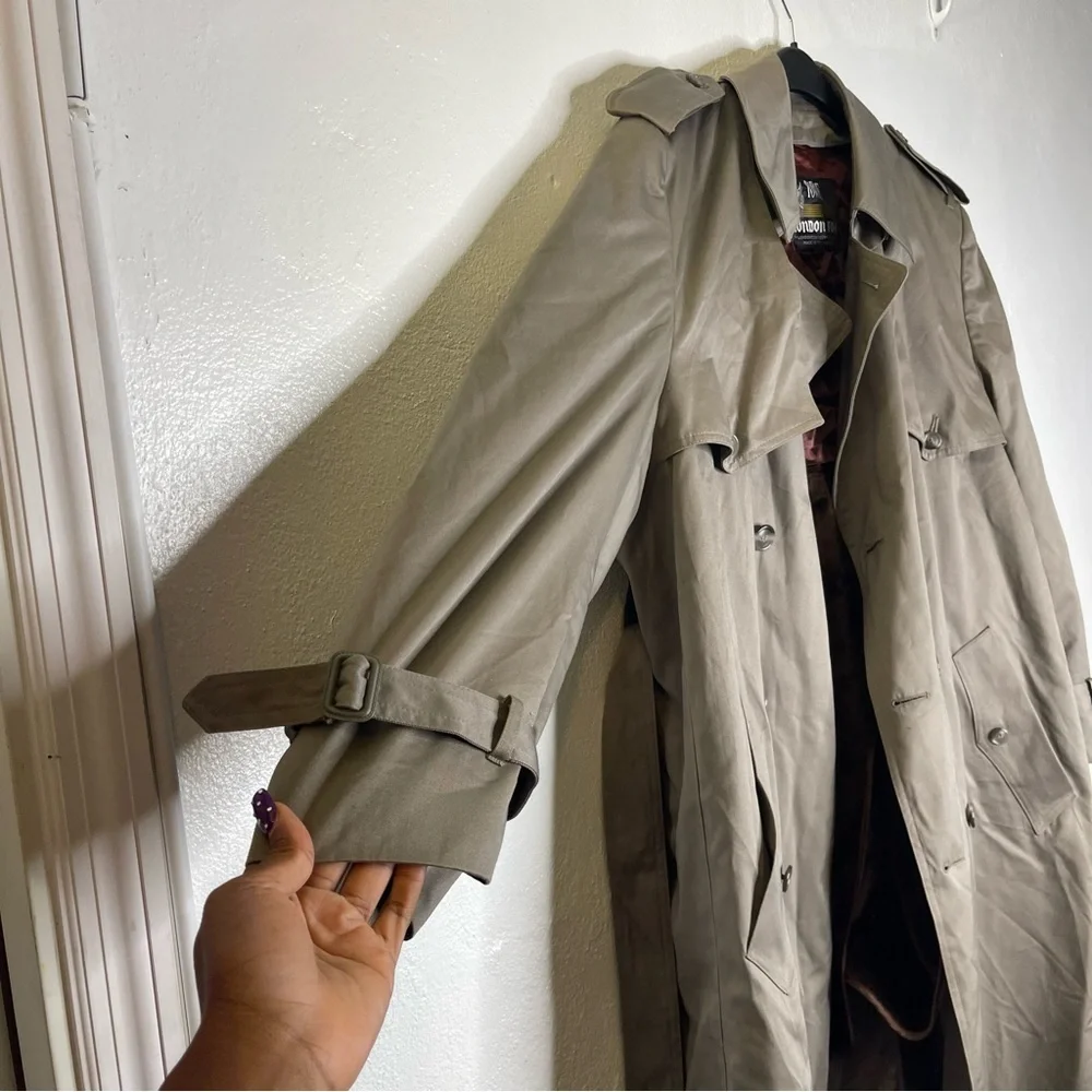 London Fog Towne Men's Belted Lined Trench Coat Size 44 Brown - Picture 8 of 11